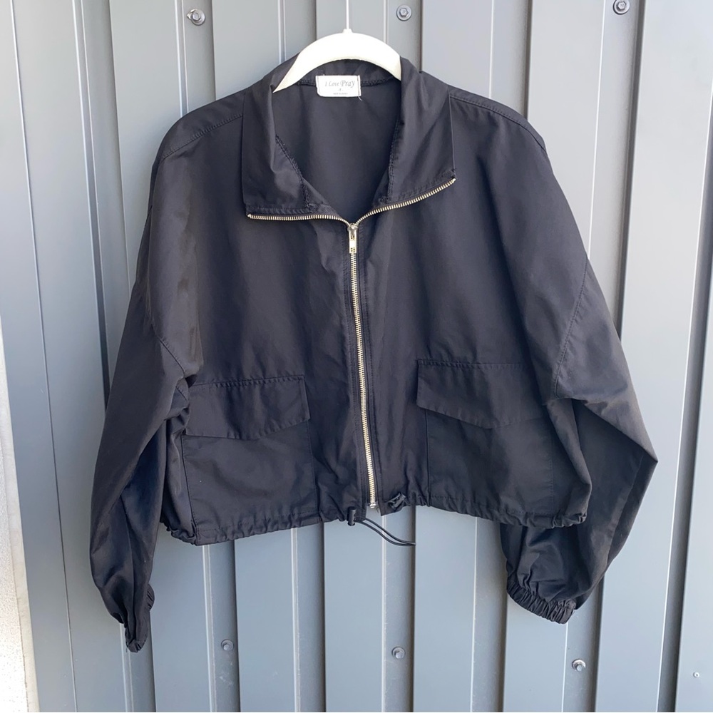 Lightweight Cropped Cargo Streetwear Windbreaker Jacket Black